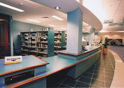 A good design but the pillar affects usability. A good design but the pillar affects usability.
