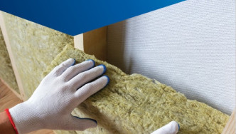 Cover page of the Retrofitting insulation to the external walls guidance.